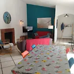 Mas Picton D'hotes Piscine Jardin 10 Min A Pied De La 4*