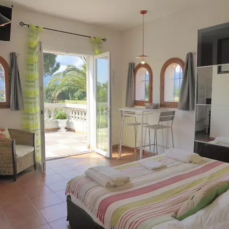 Penzion Mas Picton D'hotes Piscine Jardin 10 Min A Pied De La 3*