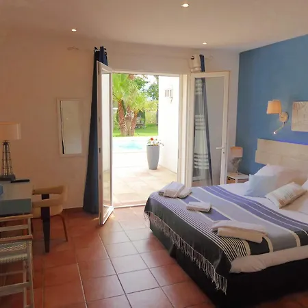 Guest house Mas Picton D'hotes Piscine Jardin 10 Min A Pied De La