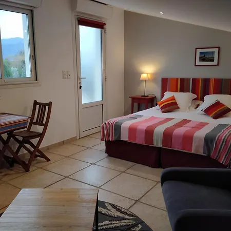 Mas Picton D'hotes Piscine Jardin 10 Min A Pied De La Guest house *