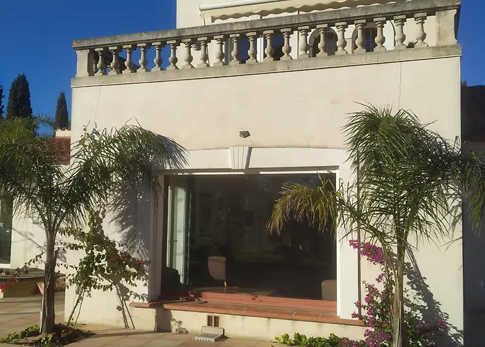 Mas Picton D'hotes Piscine Jardin 10 Min A Pied De La Gasthof 3*