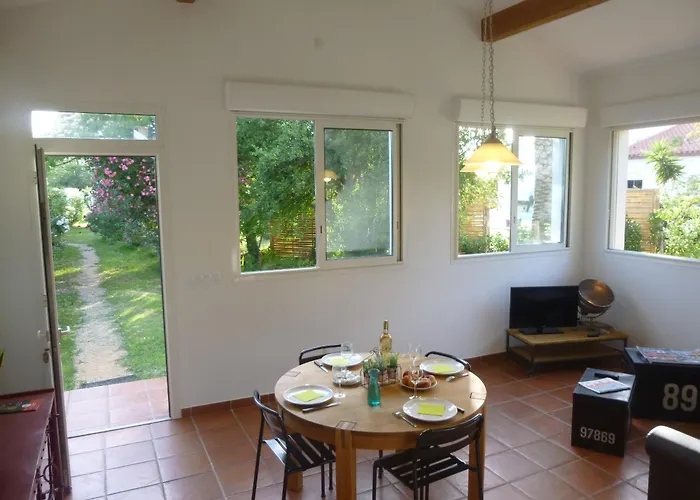 Gasthof Mas Picton D'hotes Piscine Jardin 10 Min A Pied De La